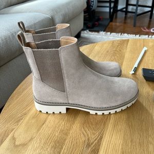 Tipryn Chelsea Boot Womens 